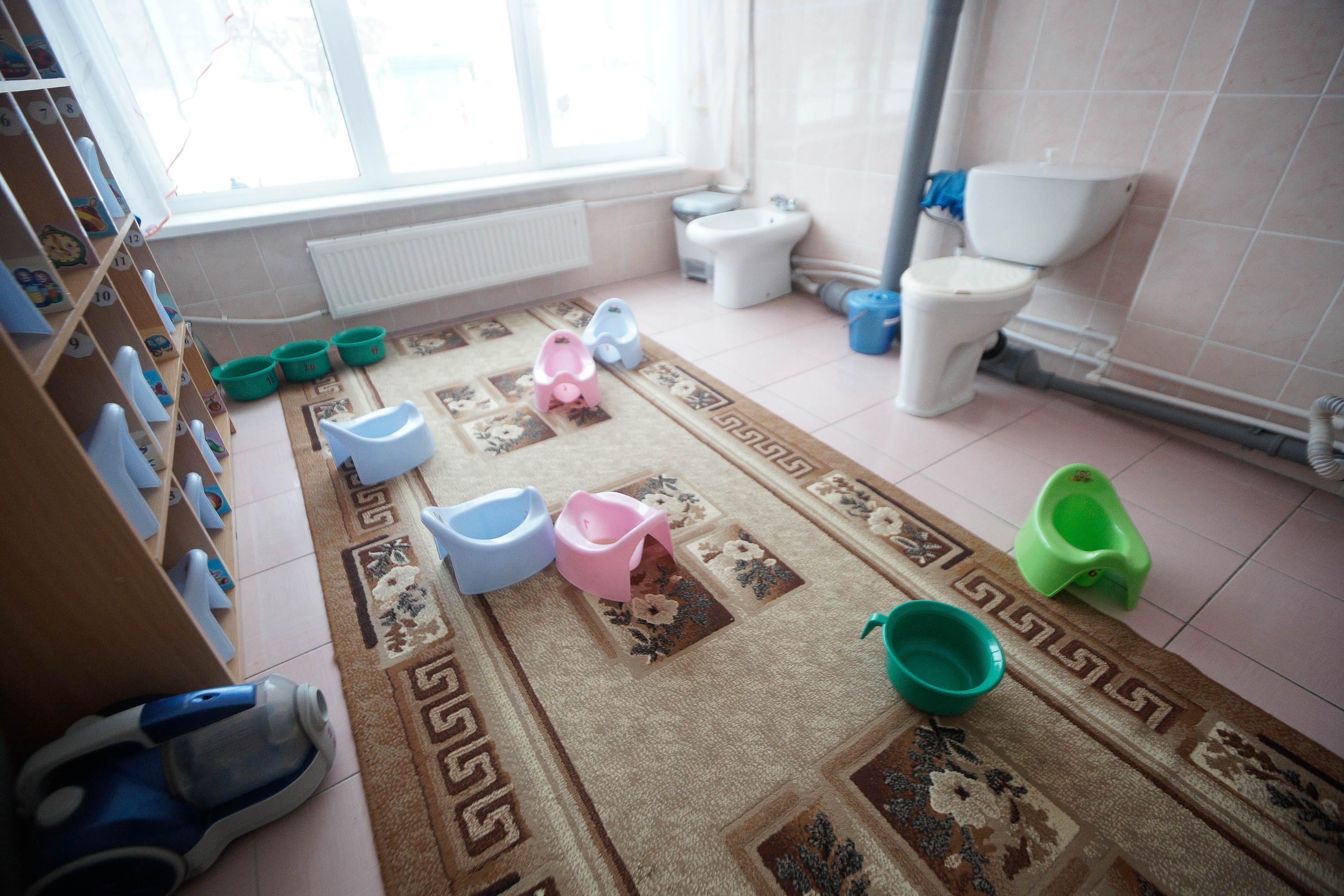 Перегородки для туалетов в детском саду – особенности и требования СанПин - Orman