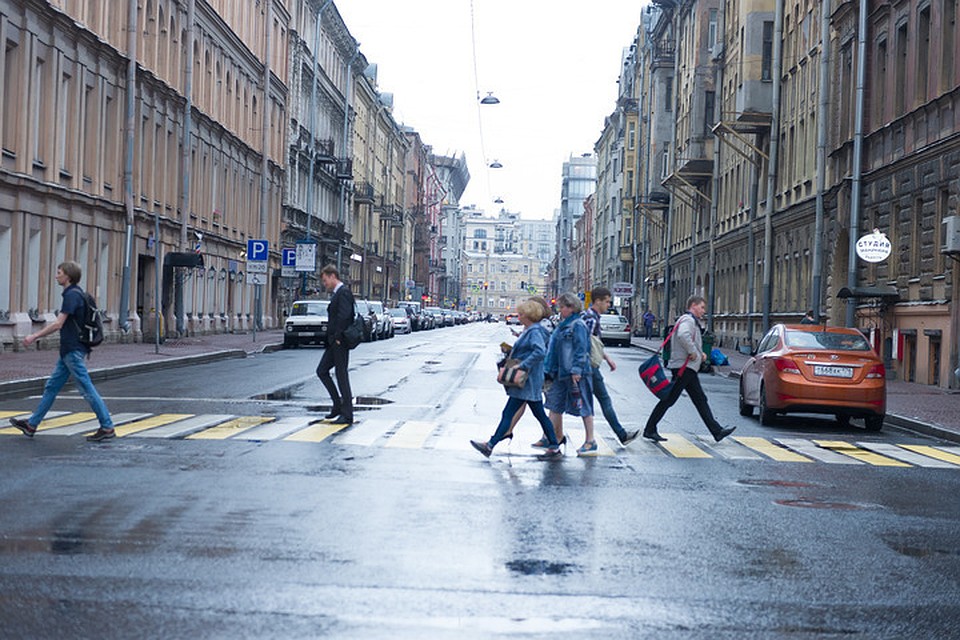 Сколько жителей в петербурге. Население Питера. Жители Санкт-Петербурга. Население Санкт-Петербурга. Население Питера фото.