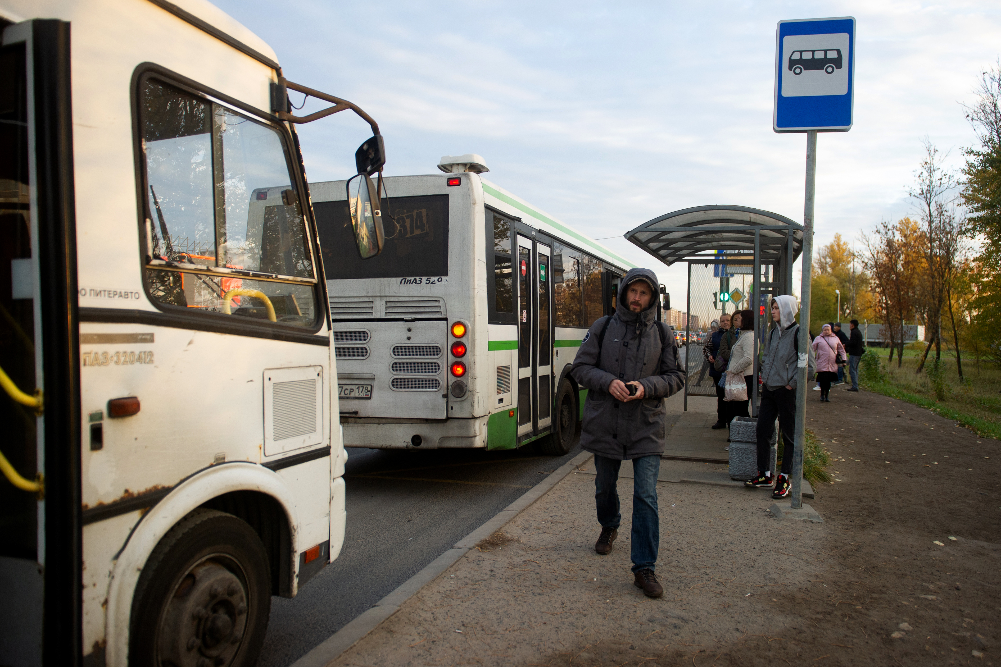 Пригородные автобусы Петербурга переходят на зимнее расписание - KP.RU